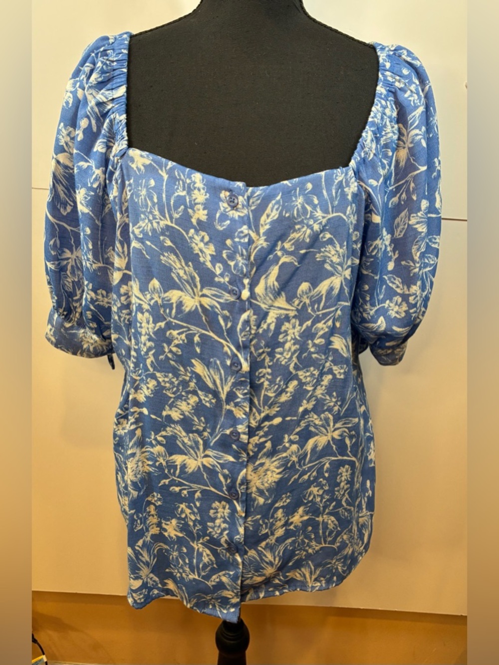 LC Lauren Conrad Blue Floral Blouse Size L Puff Tie Sleeve Cottagecore